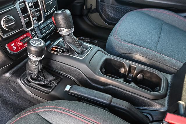 Used 2025 Jeep Wrangler Unlimited Rubicon w/ Convenience Group image 19