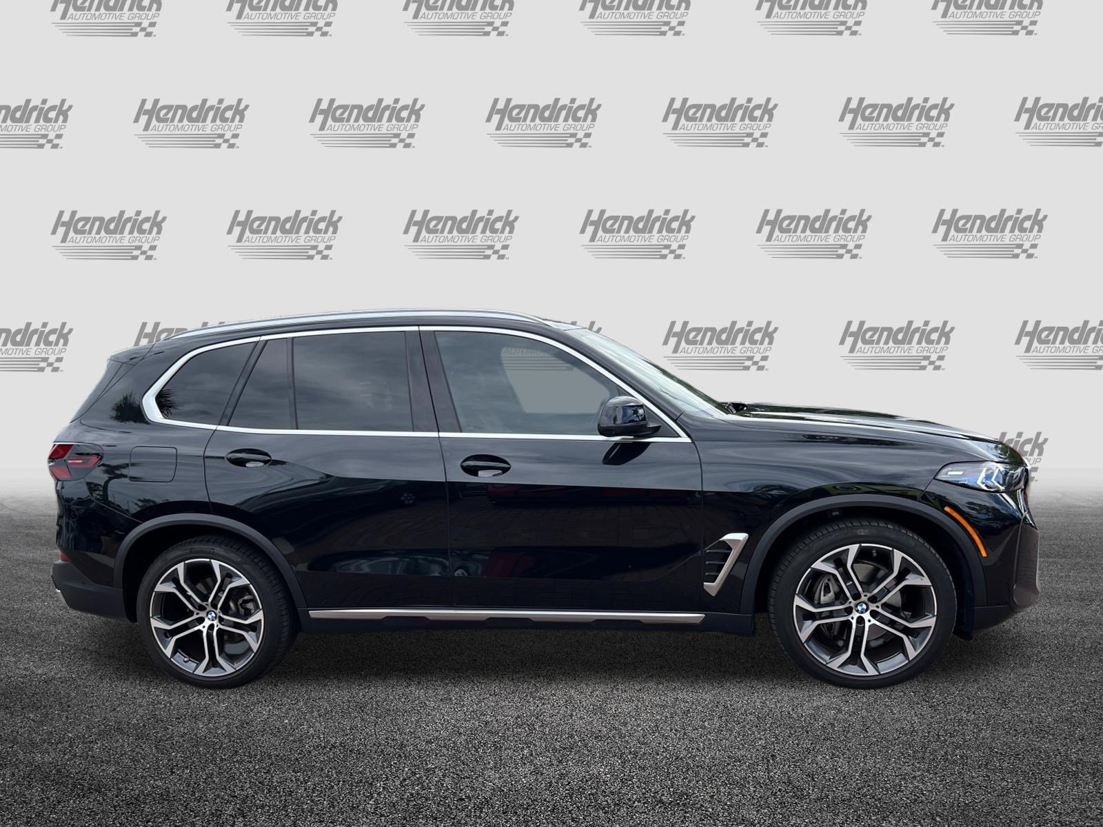 Certified 2024 BMW X5 xDrive40i w/ Premium Package AWD/4WD image 11