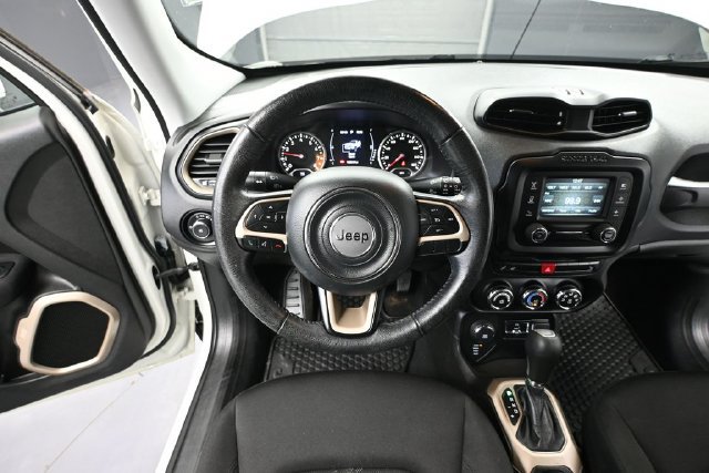 Used 2017 Jeep Renegade Latitude w/ Cold Weather Group AWD/4WD image 19