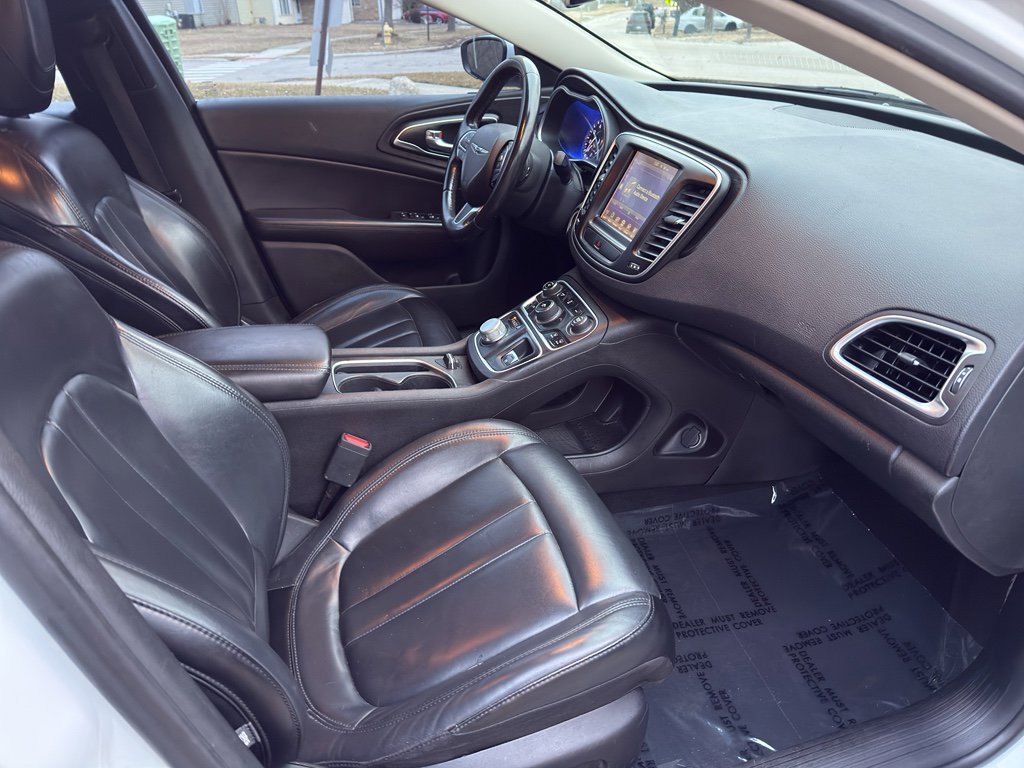 Used 2017 Chrysler 200 Limited Platinum FWD image 15