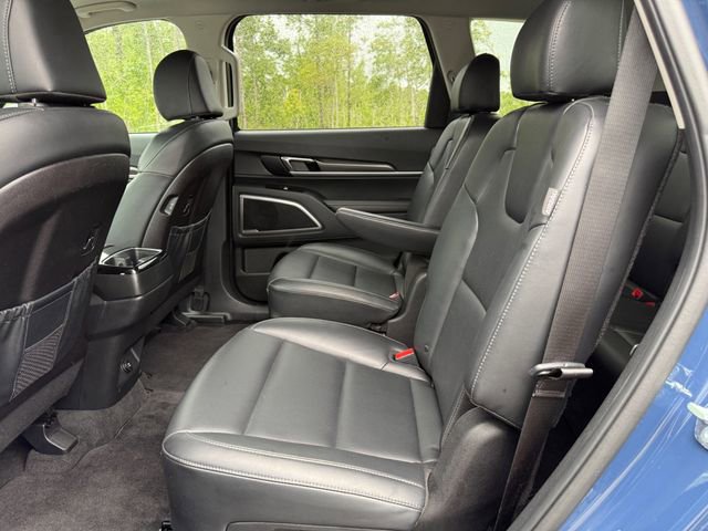 Used 2025 Kia Telluride S image 14