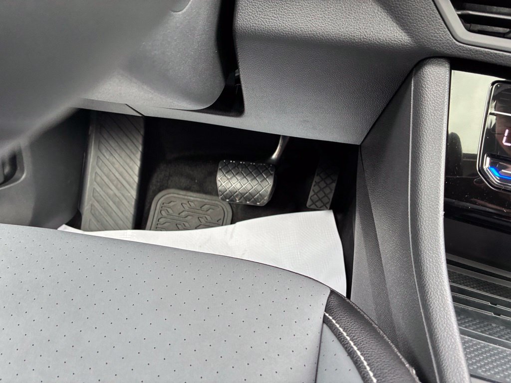 New 2026 Volkswagen Jetta SE FWD image 18