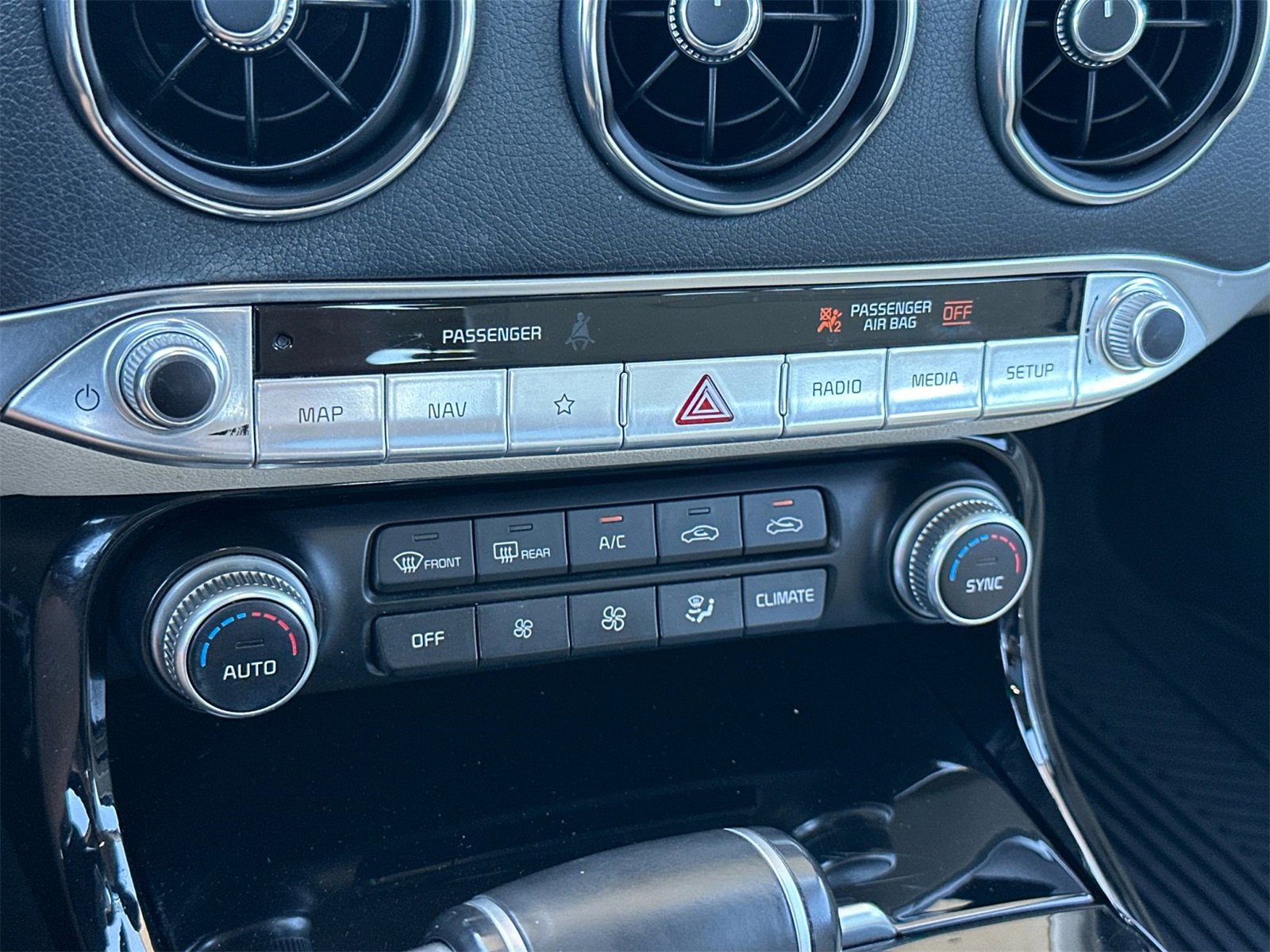 Used 2023 Kia Stinger GT-Line w/ Sun & Sound Package image 22