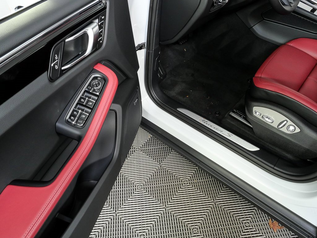 New 2026 Porsche Macan S image 8