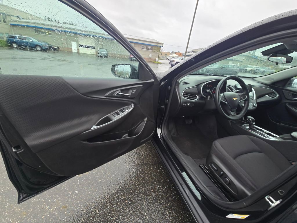 Used 2024 Chevrolet Malibu LT w/ Midnight Edition FWD image 15