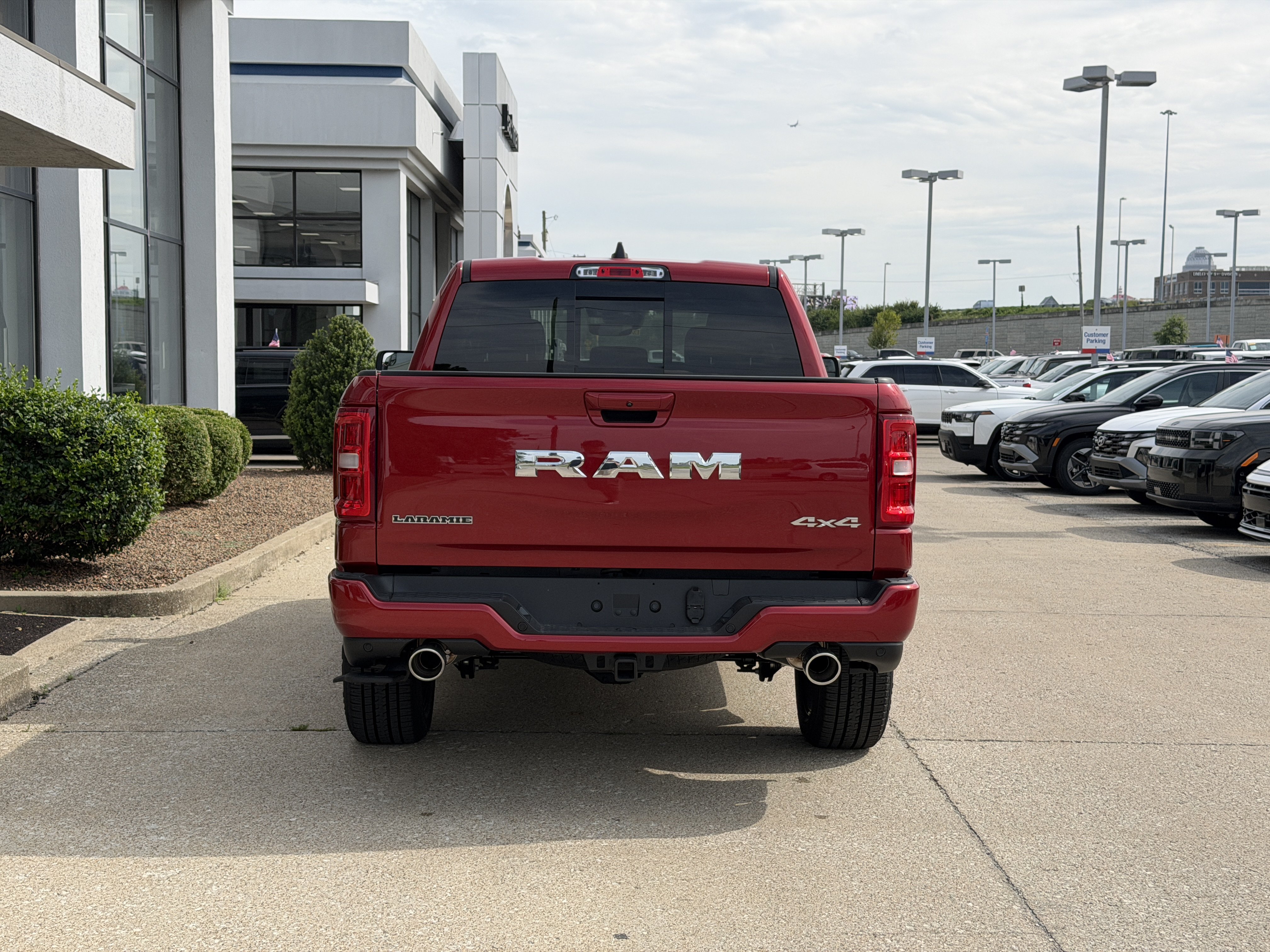 New 2026 RAM 1500 Laramie w/ Sport Appearance Package AWD/4WD image 6