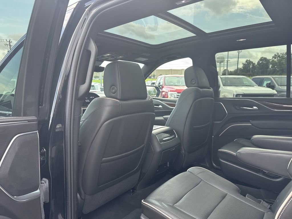 Used 2021 Cadillac Escalade Premium Luxury image 15