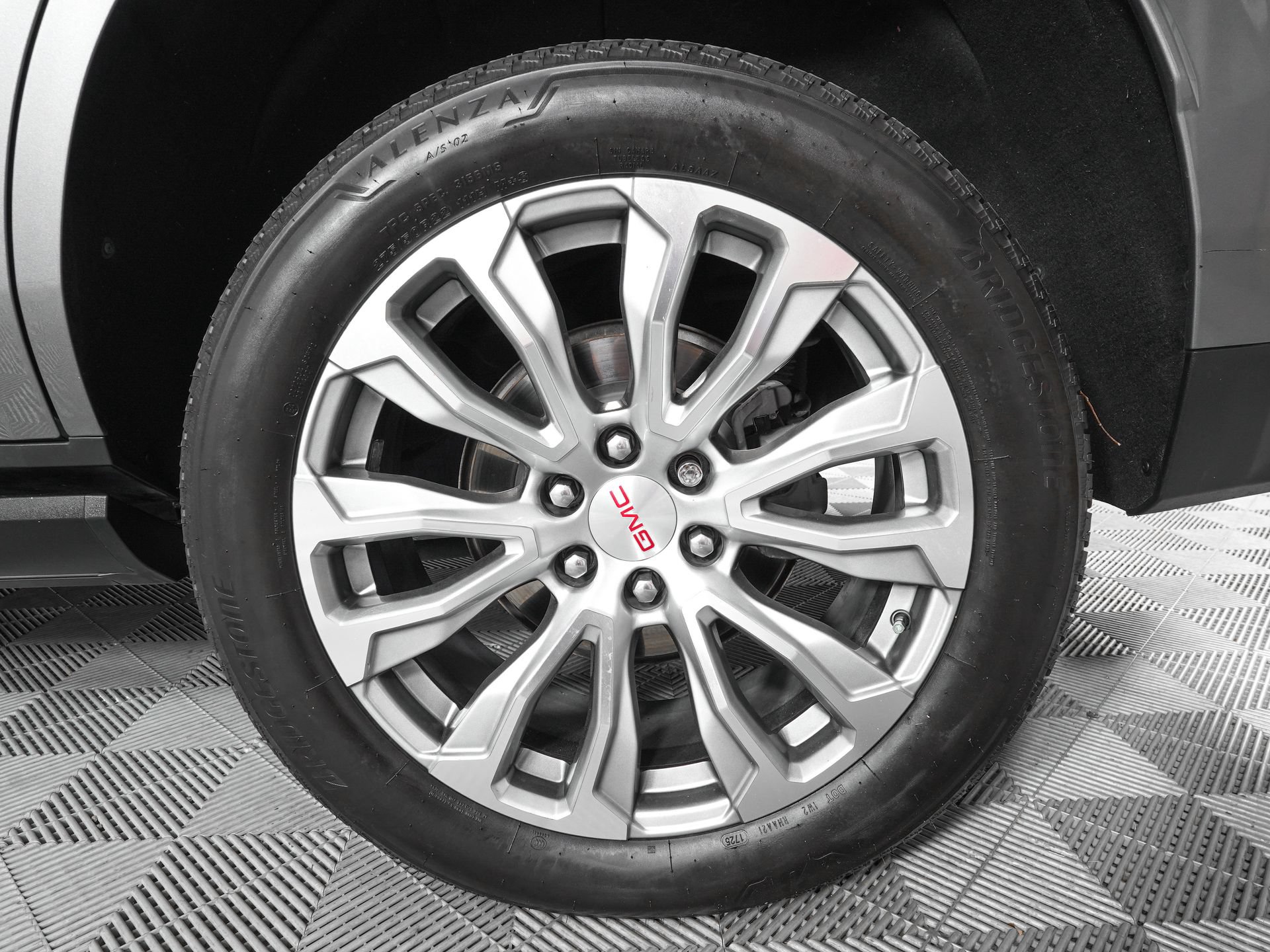 Used 2022 GMC Yukon Denali RWD image 34