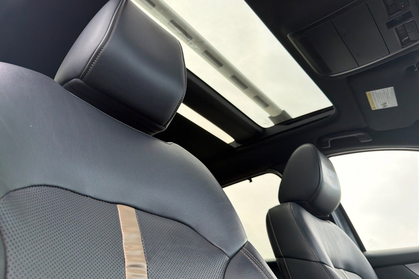 Used 2024 MAZDA CX-90 Plug-In Hybrid w/ Premium Plus image 17