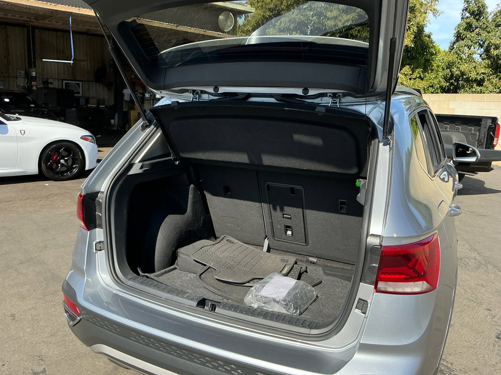 Used 2022 Volkswagen Taos SE w/ Panoramic Sunroof Package FWD image 26