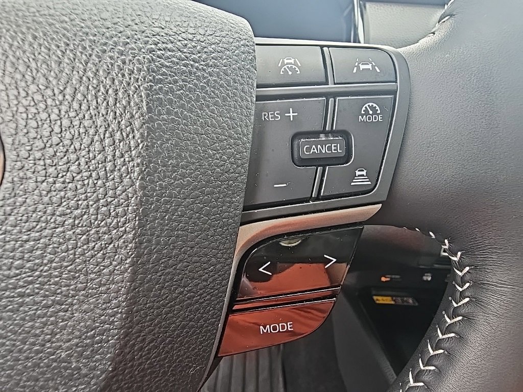 Used 2025 Toyota Camry SE image 17