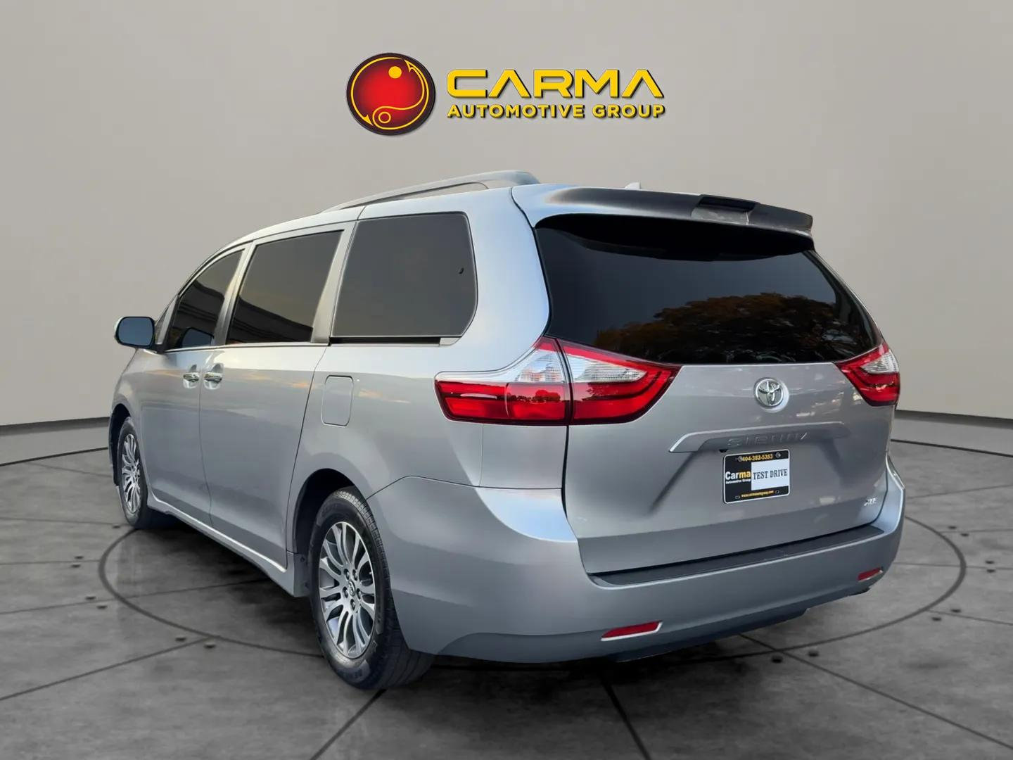Used 2018 Toyota Sienna XLE image 5