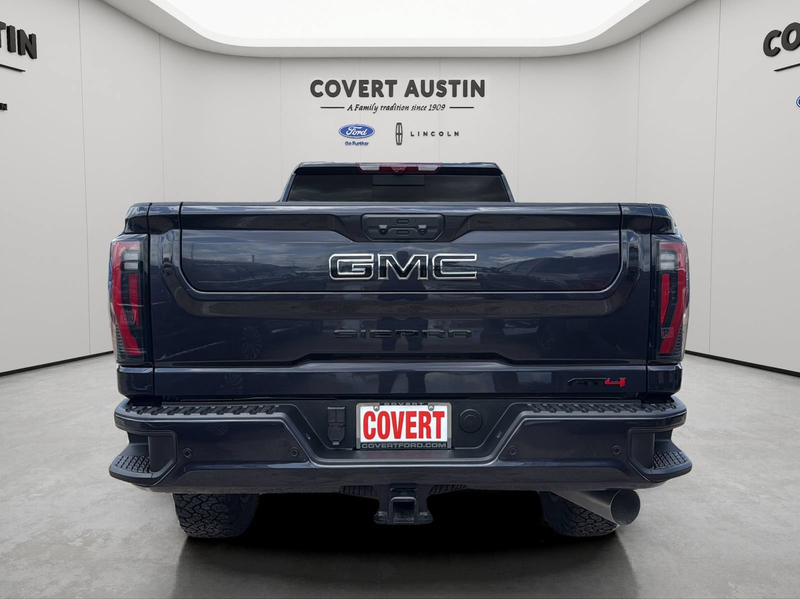 Used 2026 GMC Sierra 3500 AT4 w/ AT4 Premium Plus Package AWD/4WD image 4