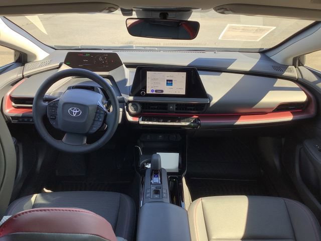 Used 2025 Toyota Prius XSE image 6