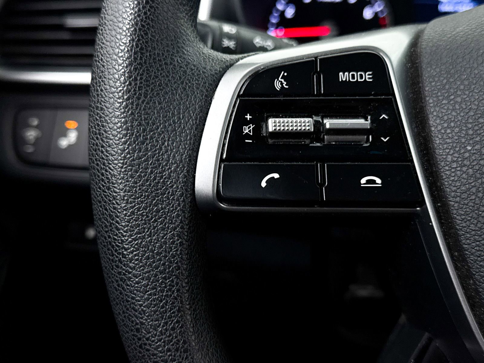 Used 2019 Kia Sorento LX image 33