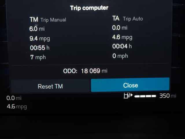 Certified 2025 Volvo XC40 B5 Core image 23