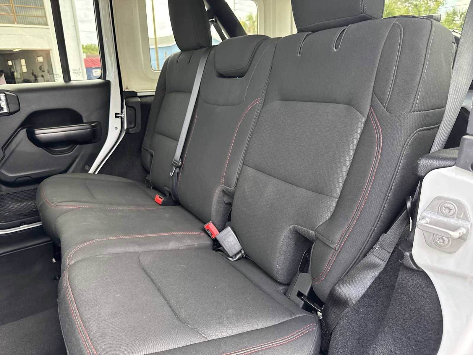 Used 2021 Jeep Wrangler Unlimited Rubicon image 27