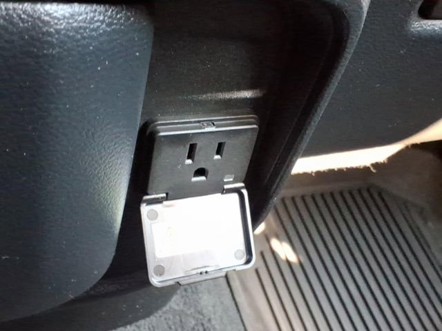 Used 2022 RAM 1500 Laramie AWD/4WD image 16