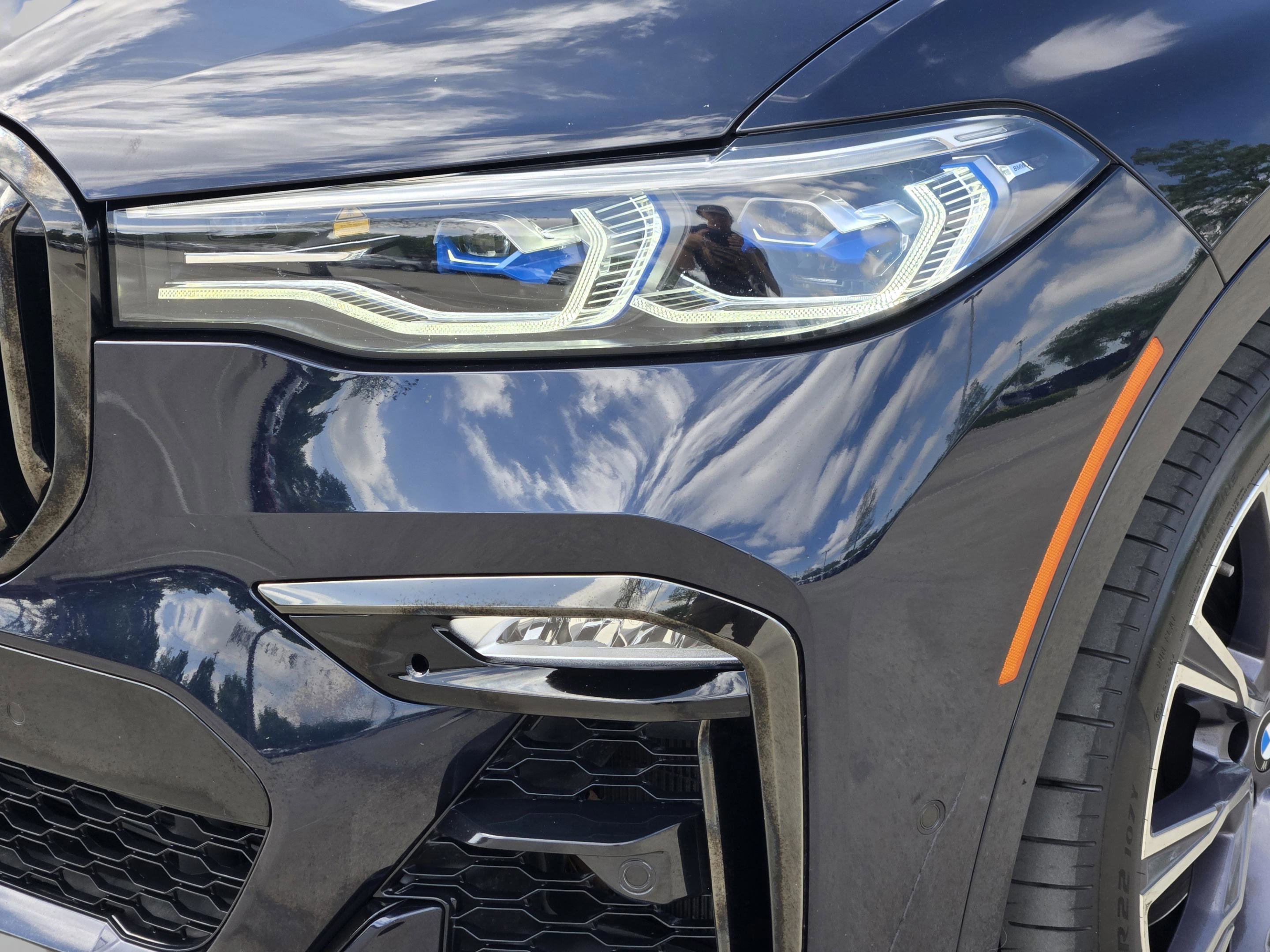 Used 2021 BMW X7 M50i image 38