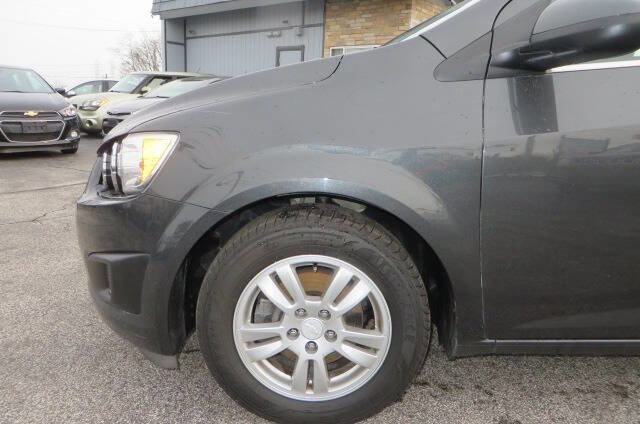 Used 2016 Chevrolet Sonic LT FWD image 31
