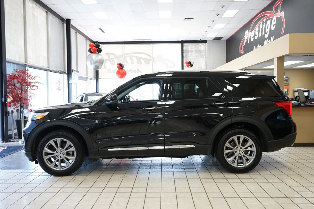 Used 2023 Ford Explorer Limited w/ Equipment Group 301A AWD/4WD image 3