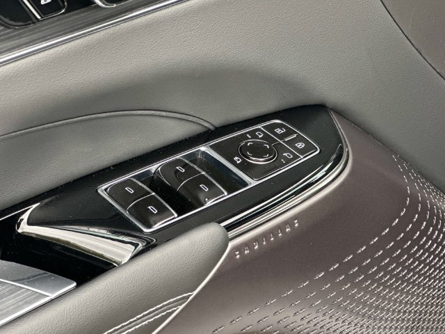 Certified 2025 Cadillac Lyriq Luxury AWD/4WD image 14