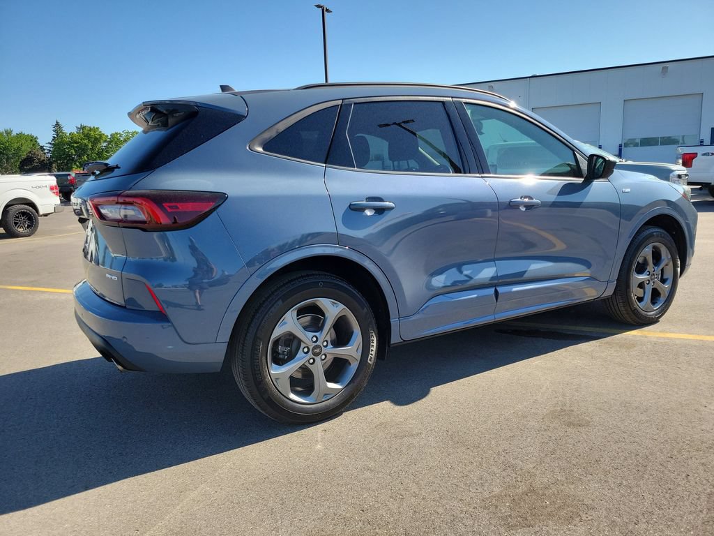 Used 2024 Ford Escape ST-Line w/ Tech Pack #1 AWD/4WD image 4