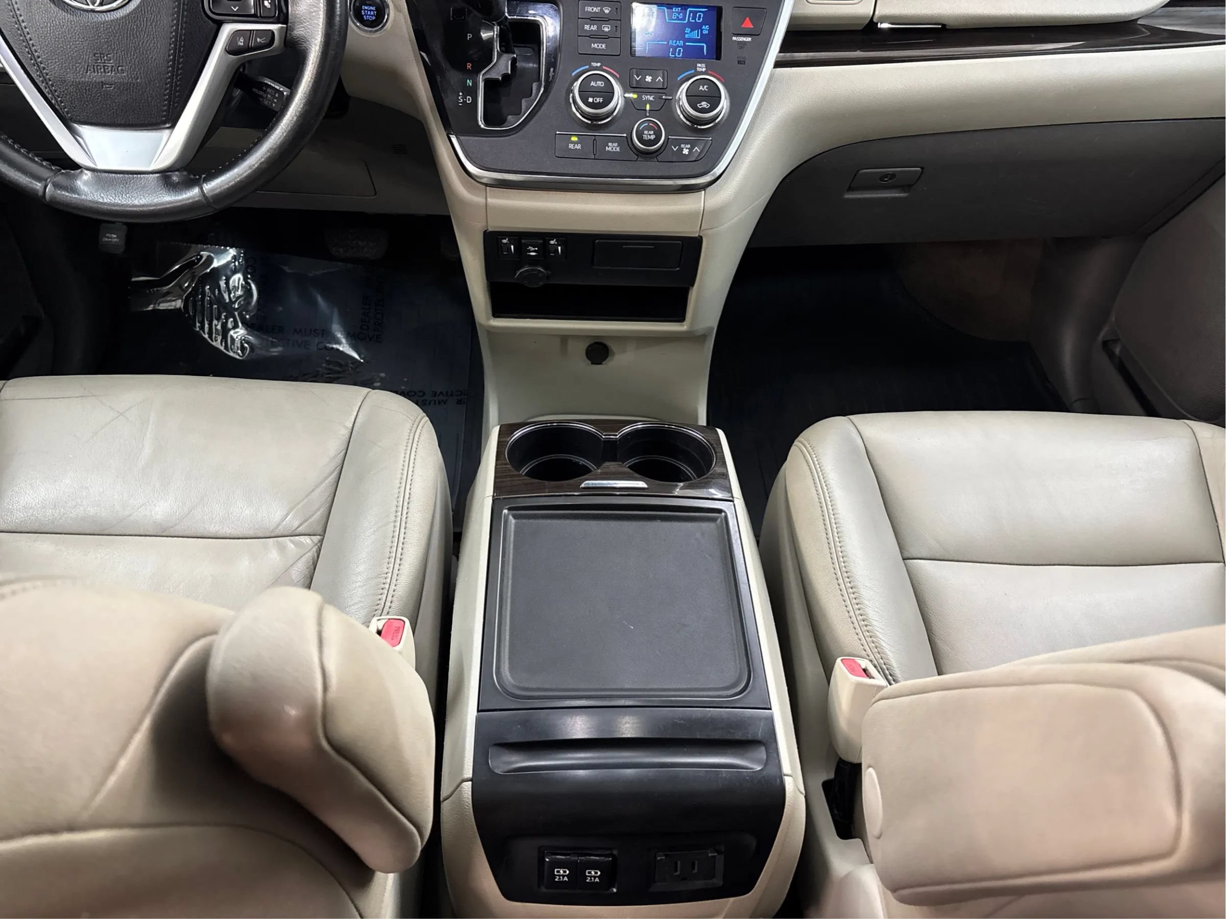 Used 2019 Toyota Sienna XLE FWD image 22