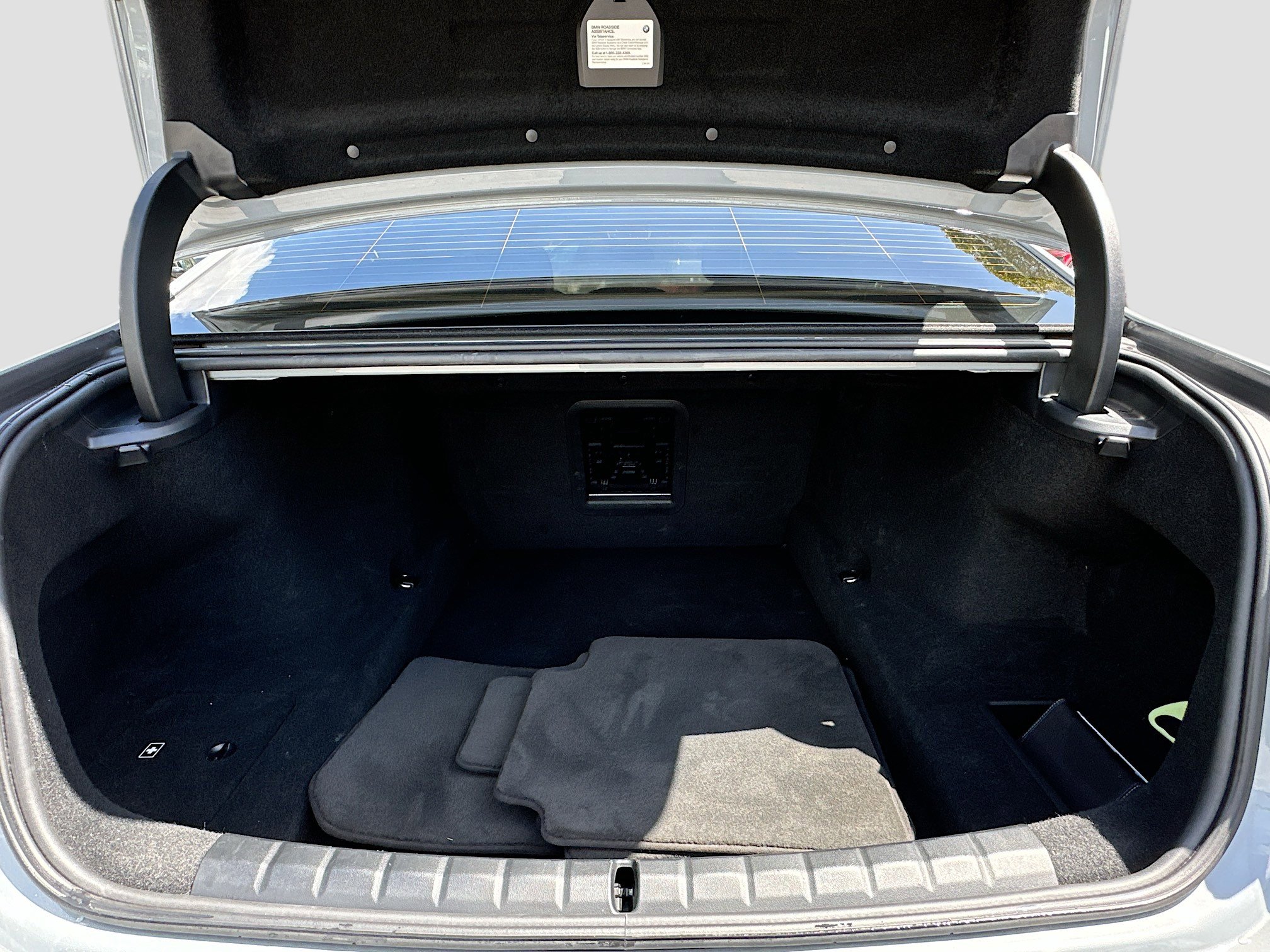 Certified 2023 BMW 760i xDrive image 28