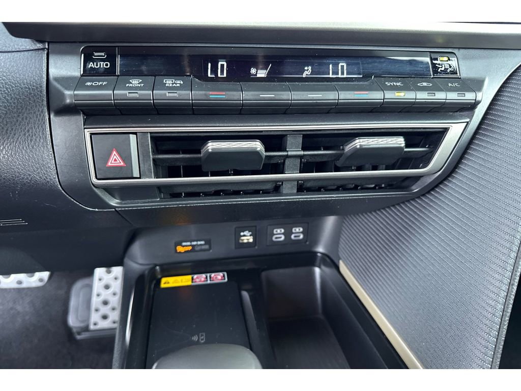 Certified 2025 Toyota Camry SE image 23