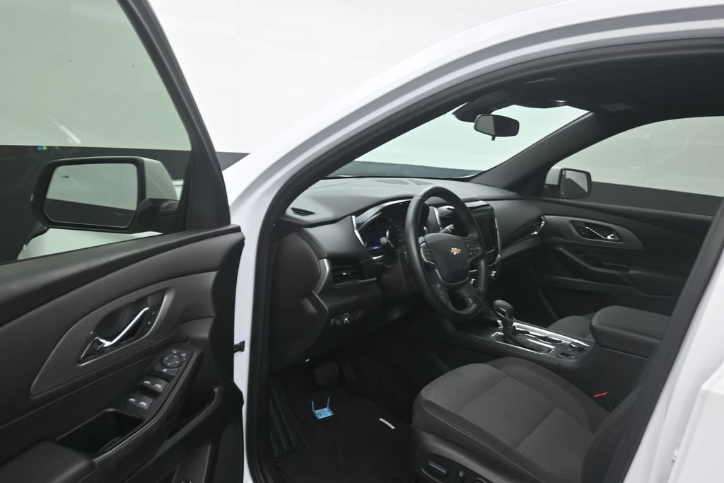 Used 2023 Chevrolet Traverse LT FWD image 10
