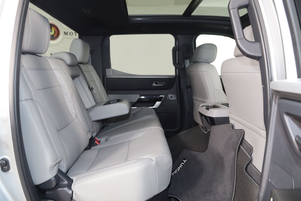 Used 2025 Toyota Tundra Limited AWD/4WD image 15