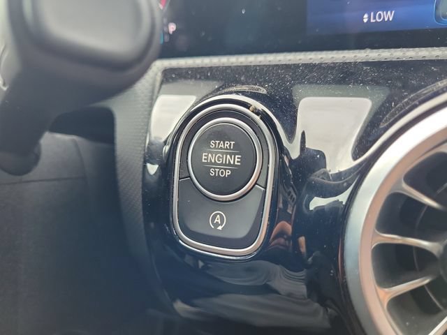 Used 2025 Mercedes-Benz CLA 250 image 27