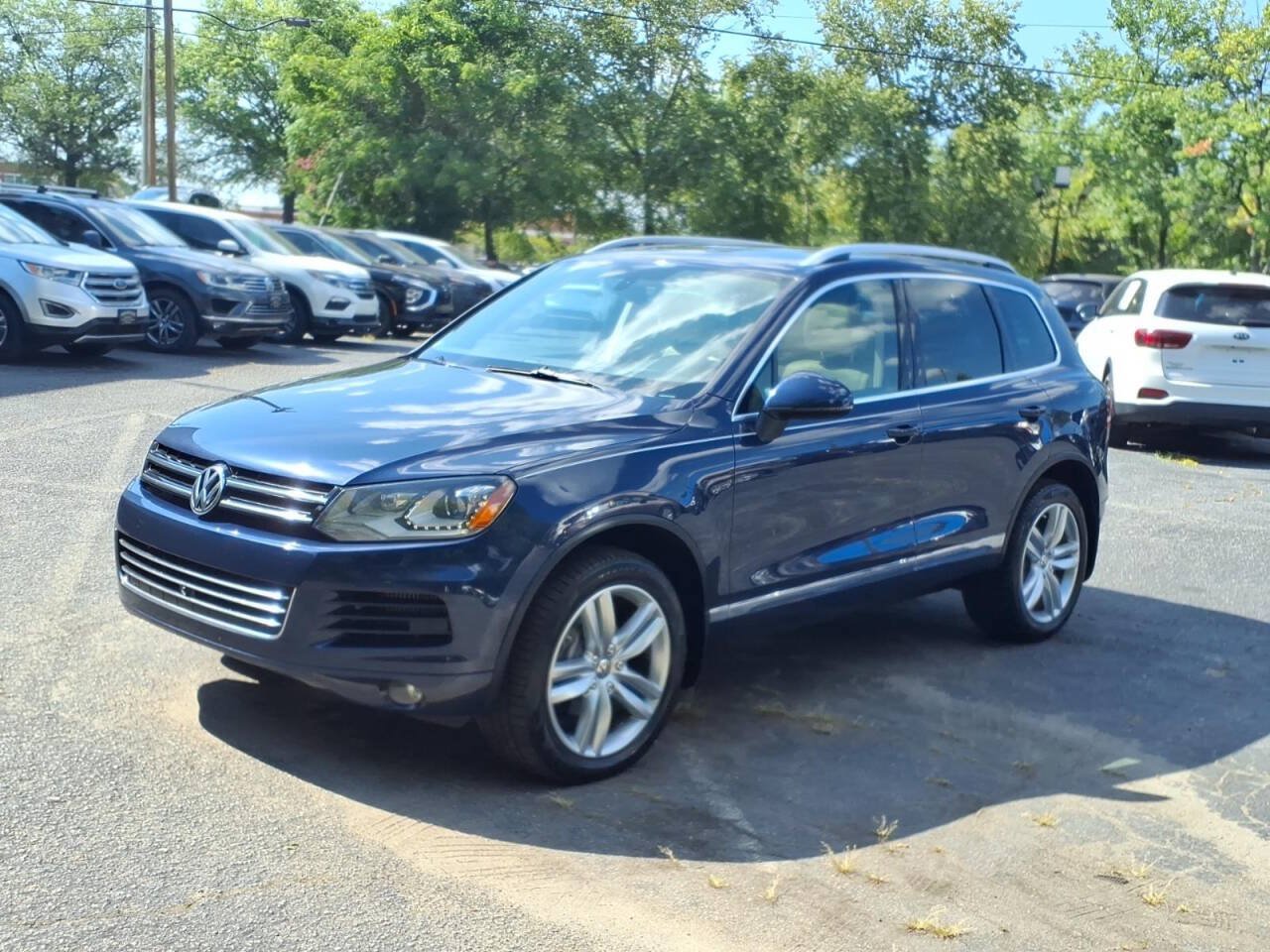 Used 2014 Volkswagen Touareg TDI AWD/4WD image 10