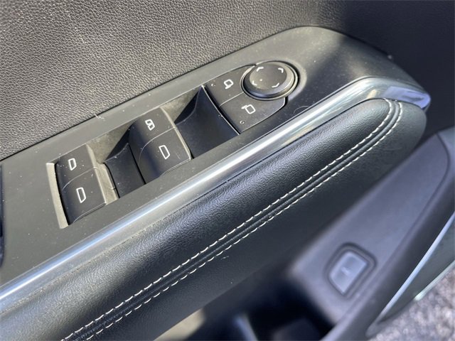 Used 2025 GMC Acadia Elevation image 13