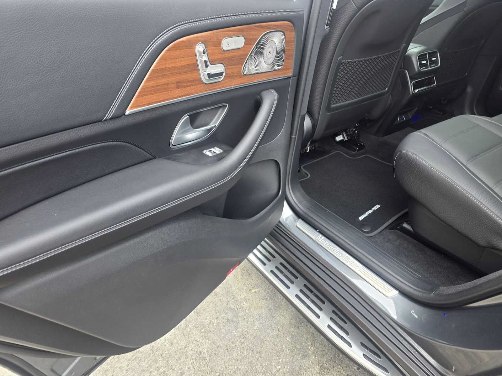 New 2026 Mercedes-Benz GLS 580 4MATIC image 17