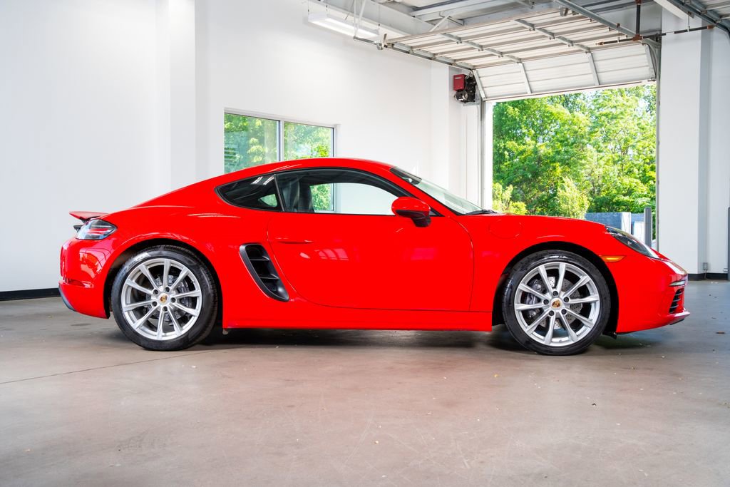 Used 2019 Porsche 718 Cayman RWD image 9