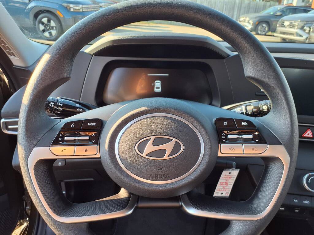 New 2026 Hyundai Elantra SE FWD image 11