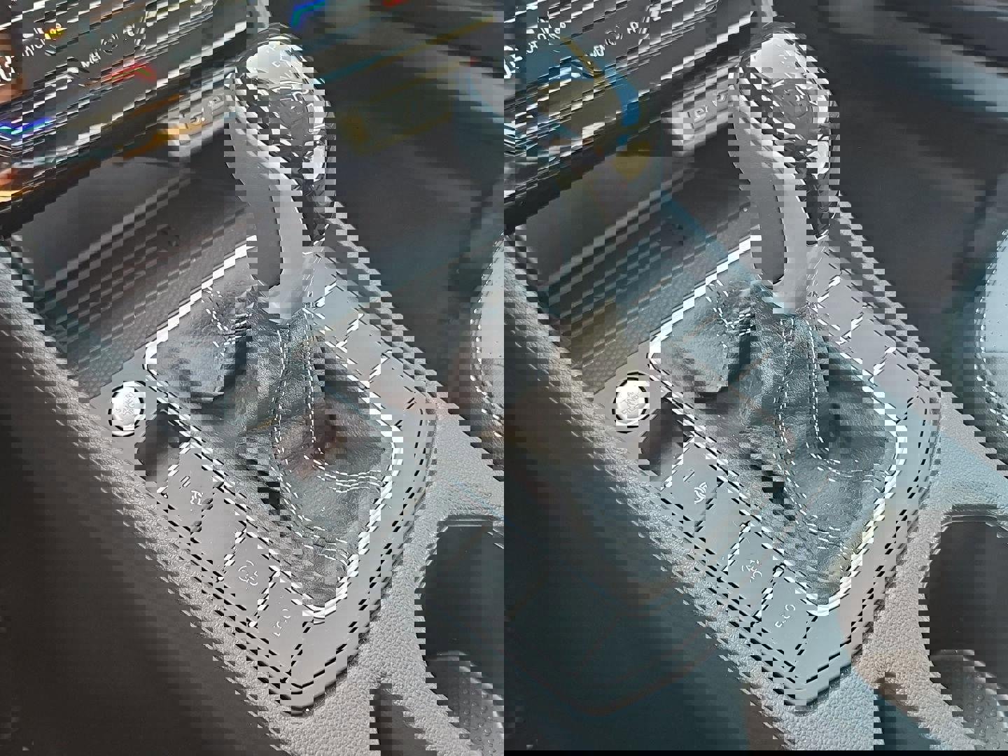 Used 2025 Volkswagen Jetta SE image 19