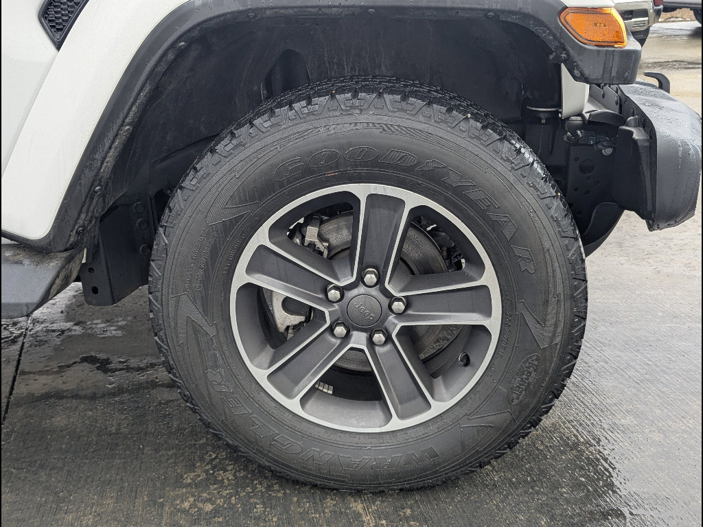 Used 2023 Jeep Wrangler Sahara w/ Cold Weather Group image 16