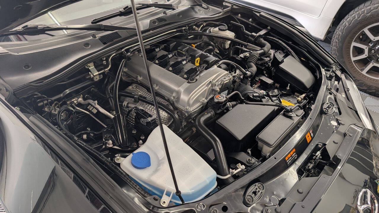 Used 2022 MAZDA MX-5 Miata RF Grand Touring RWD image 22