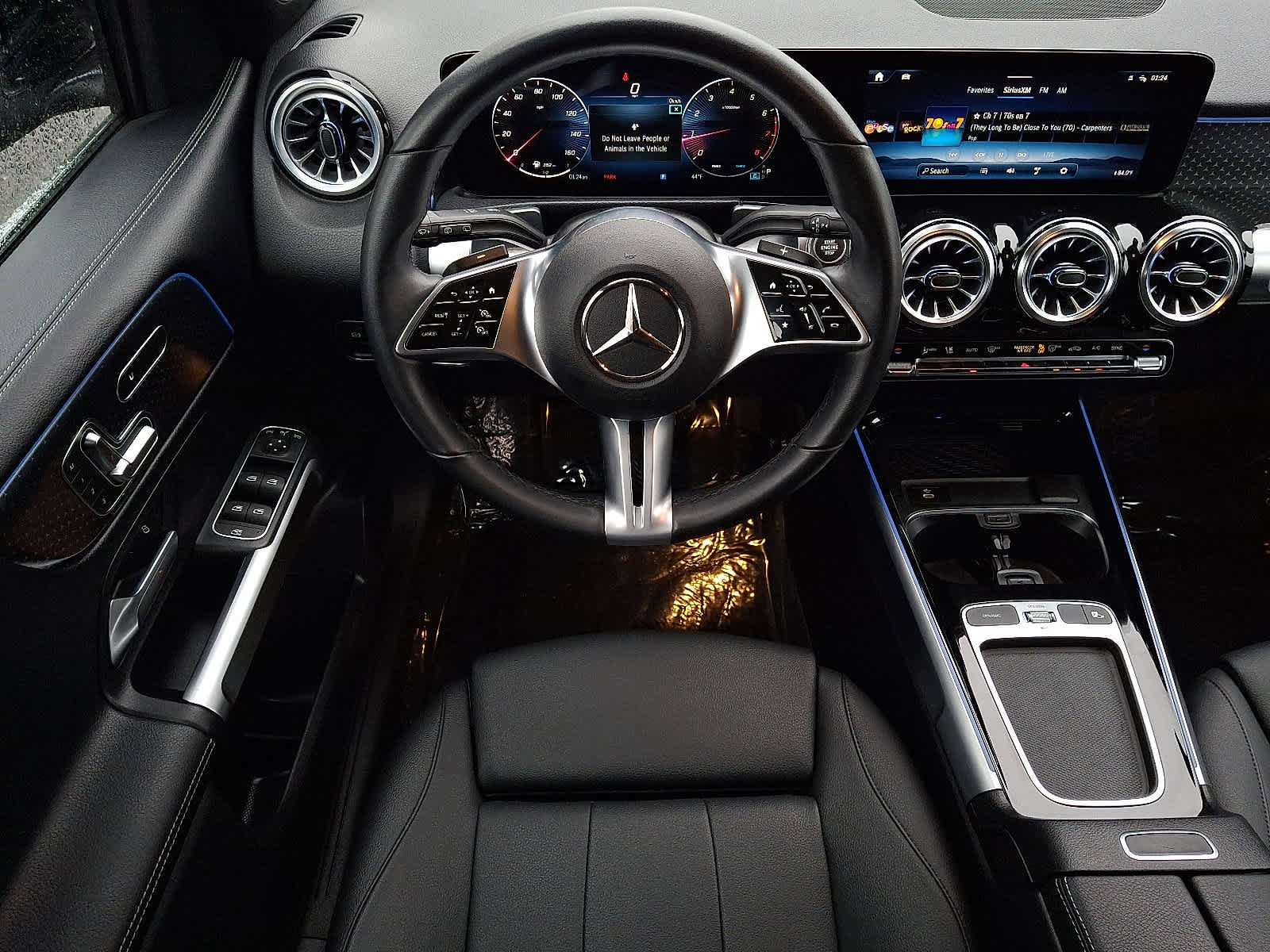 Used 2024 Mercedes-Benz GLB 250 4MATIC image 12