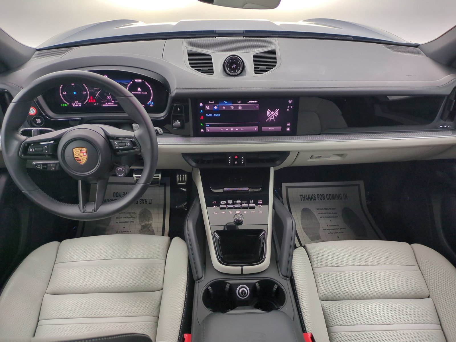 Used 2025 Porsche Cayenne image 20