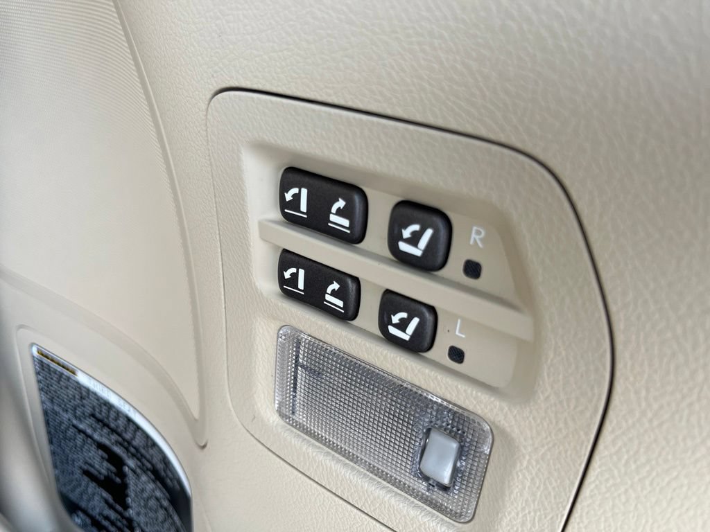 Used 2014 Lexus LX 570 4WD w/ Luxury Package image 43