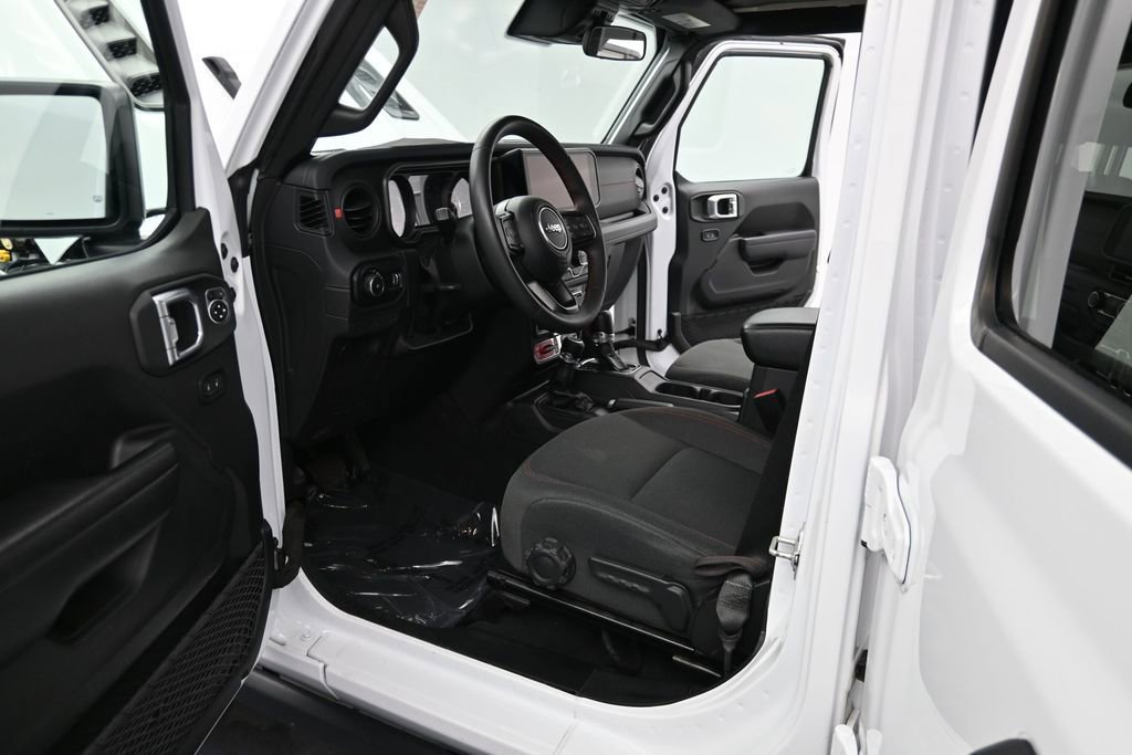 Used 2024 Jeep Wrangler Unlimited Rubicon AWD/4WD image 15