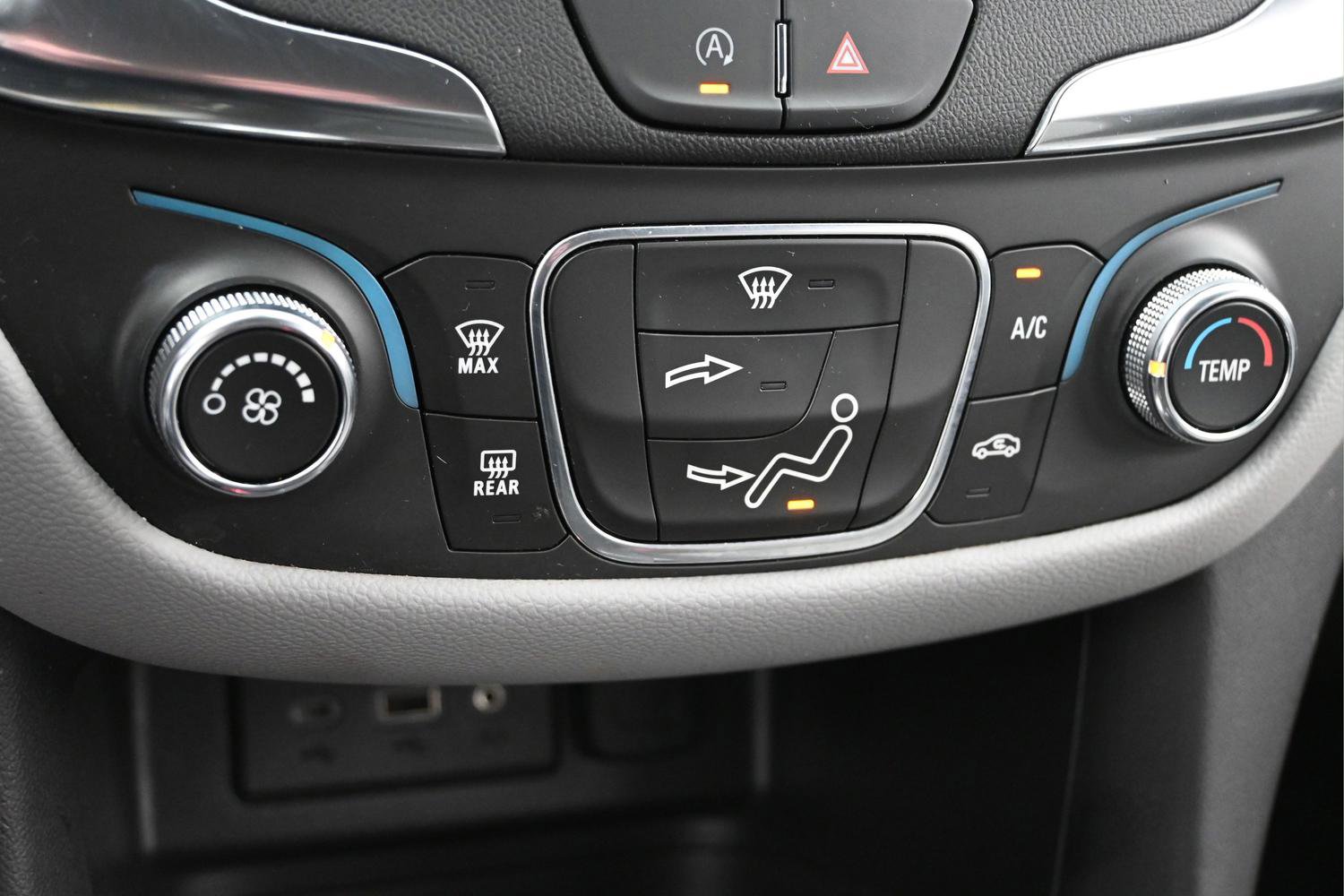 Used 2022 Chevrolet Equinox LS image 16