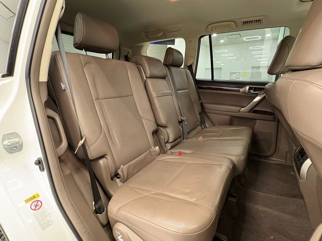 Used 2018 Lexus GX 460 Premium w/ Premium Package image 23