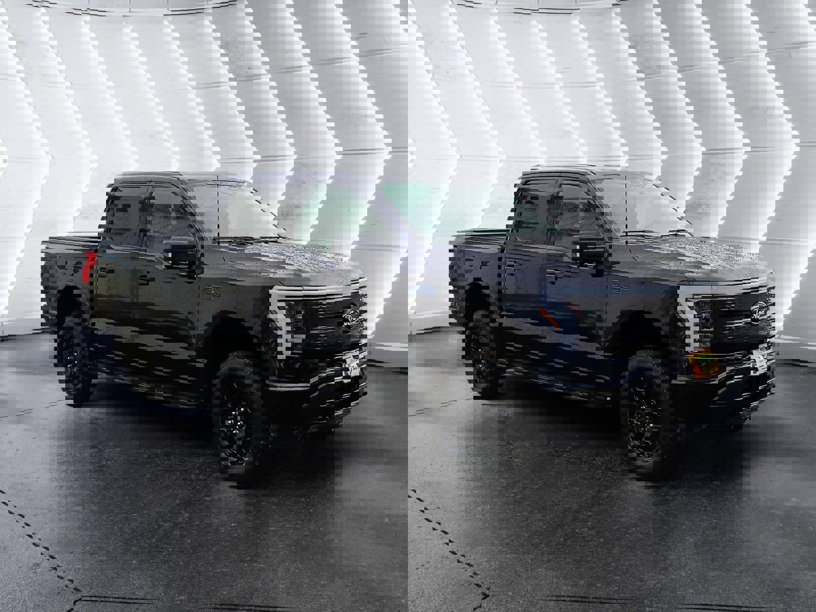 Used 2025 Ford F150 Lightning XLT image 8