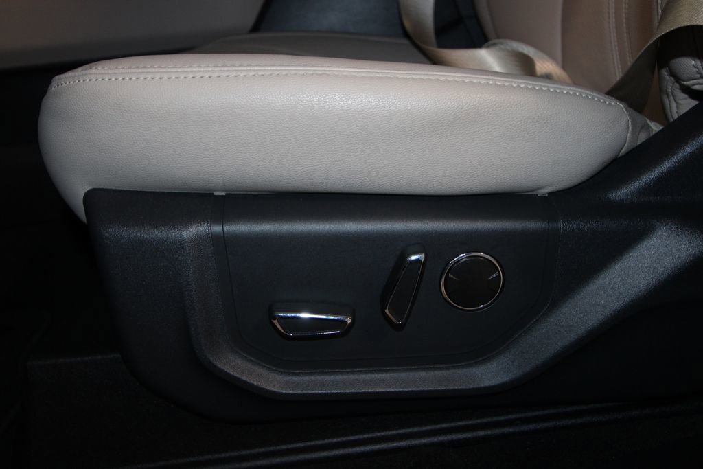 Used 2023 Ford Expedition Limited image 9