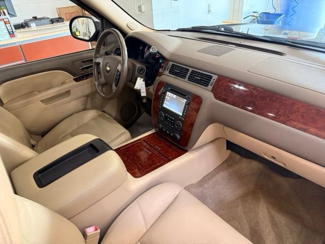 Used 2013 Chevrolet Avalanche LTZ AWD/4WD image 26